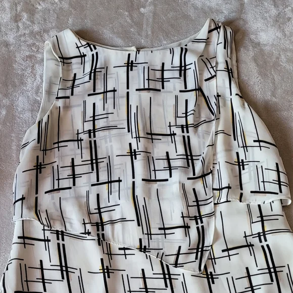 Withe blouse size XS (loose) - Picture 4 of 7